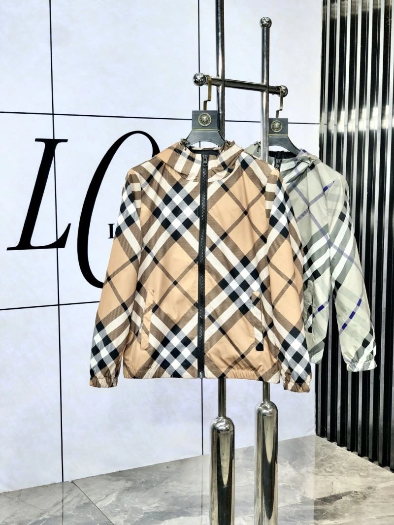 ZipUp Burberry Outwear 101728