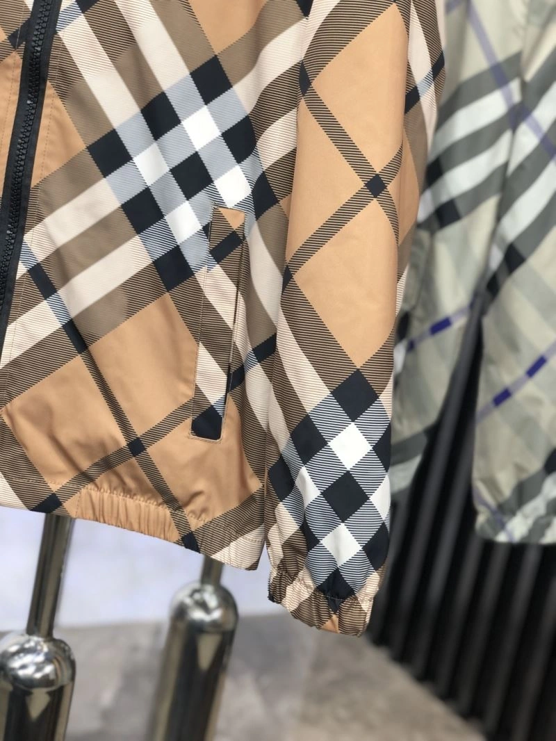 ZipUp Burberry Outwear 101728