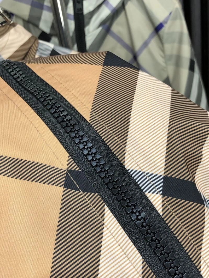 ZipUp Burberry Outwear 101728