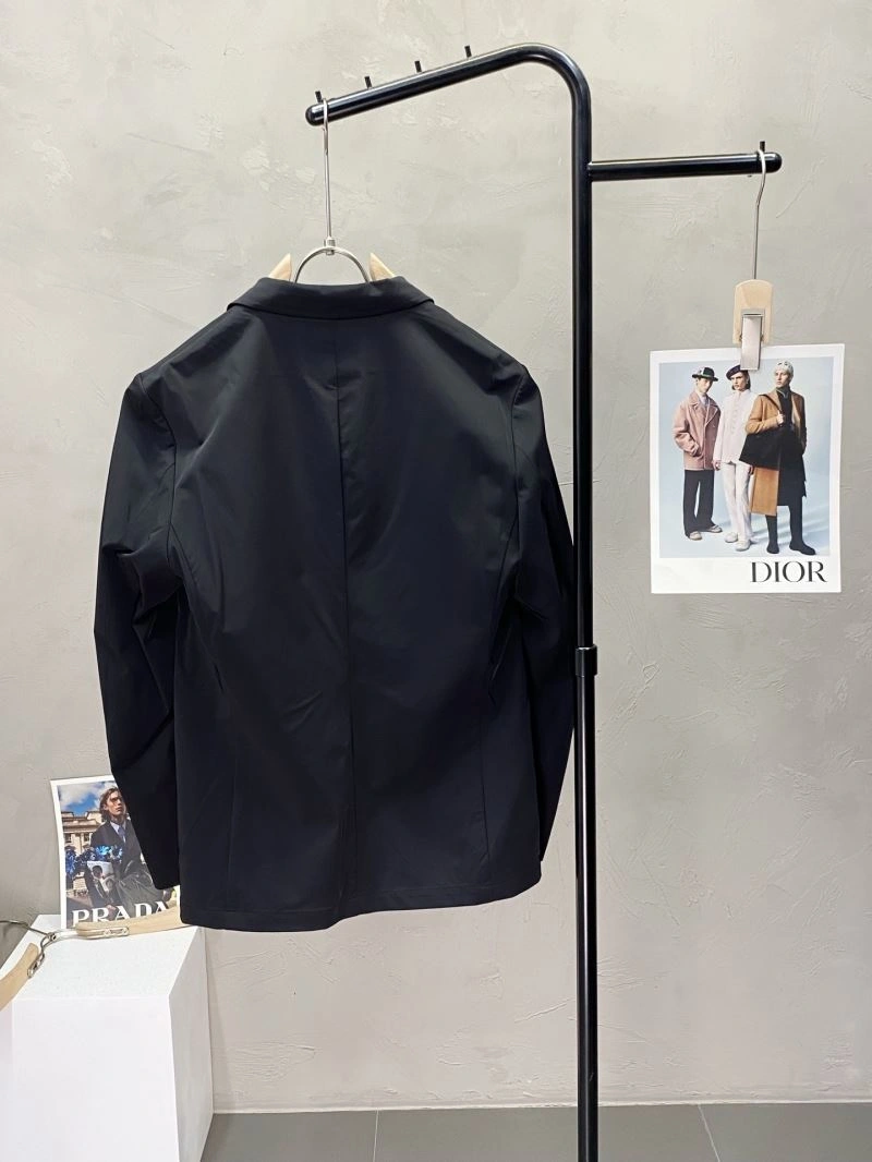 Unisex Burberry Outwear 101727