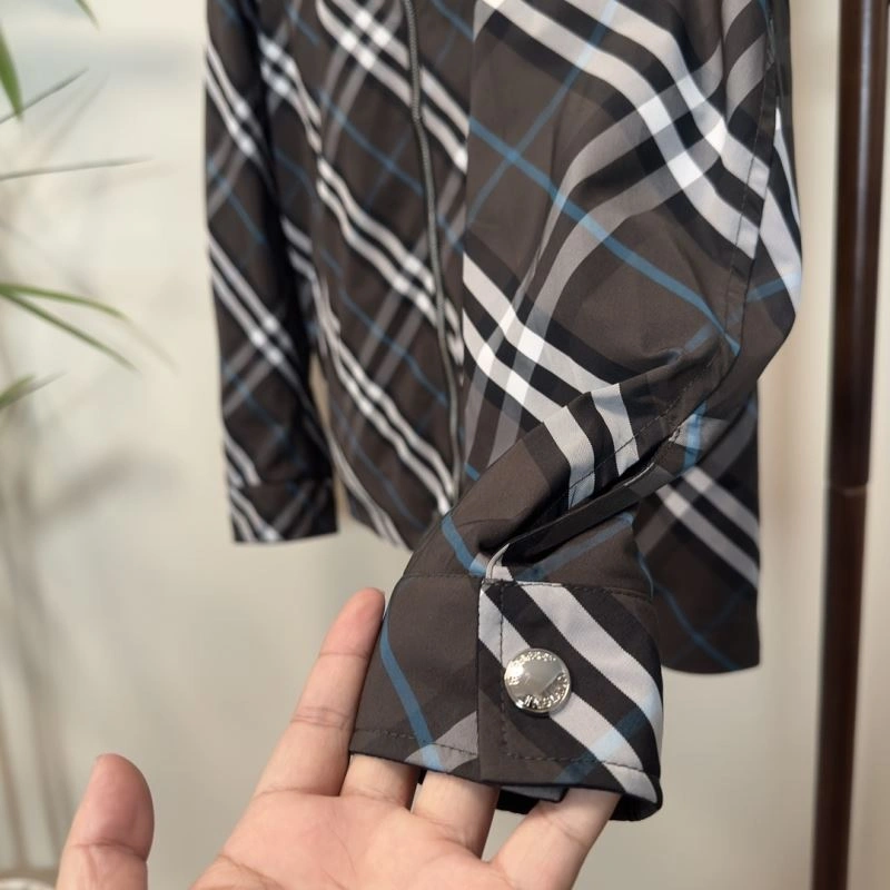 Burberry Outwear Bright 101711