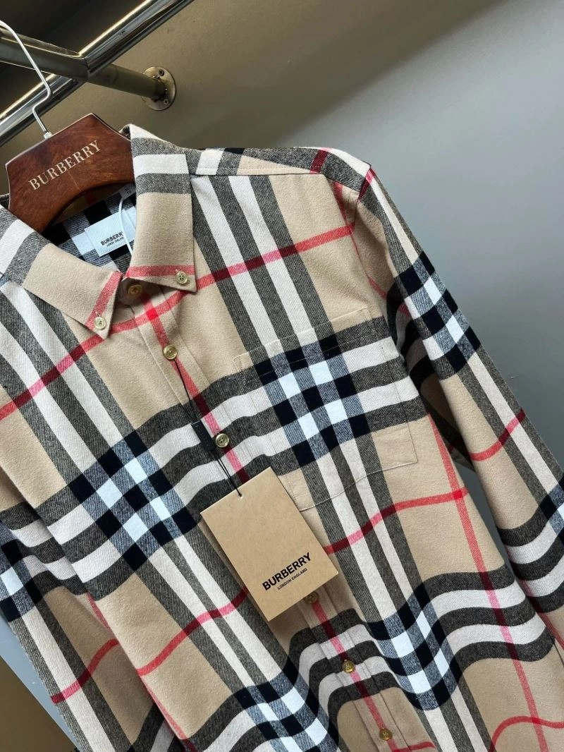 Timeless Burberry Outwear 101705