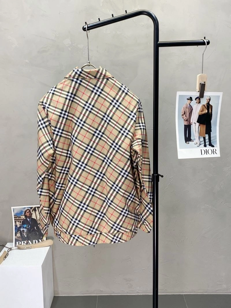 Tailored Burberry Outwear 101719