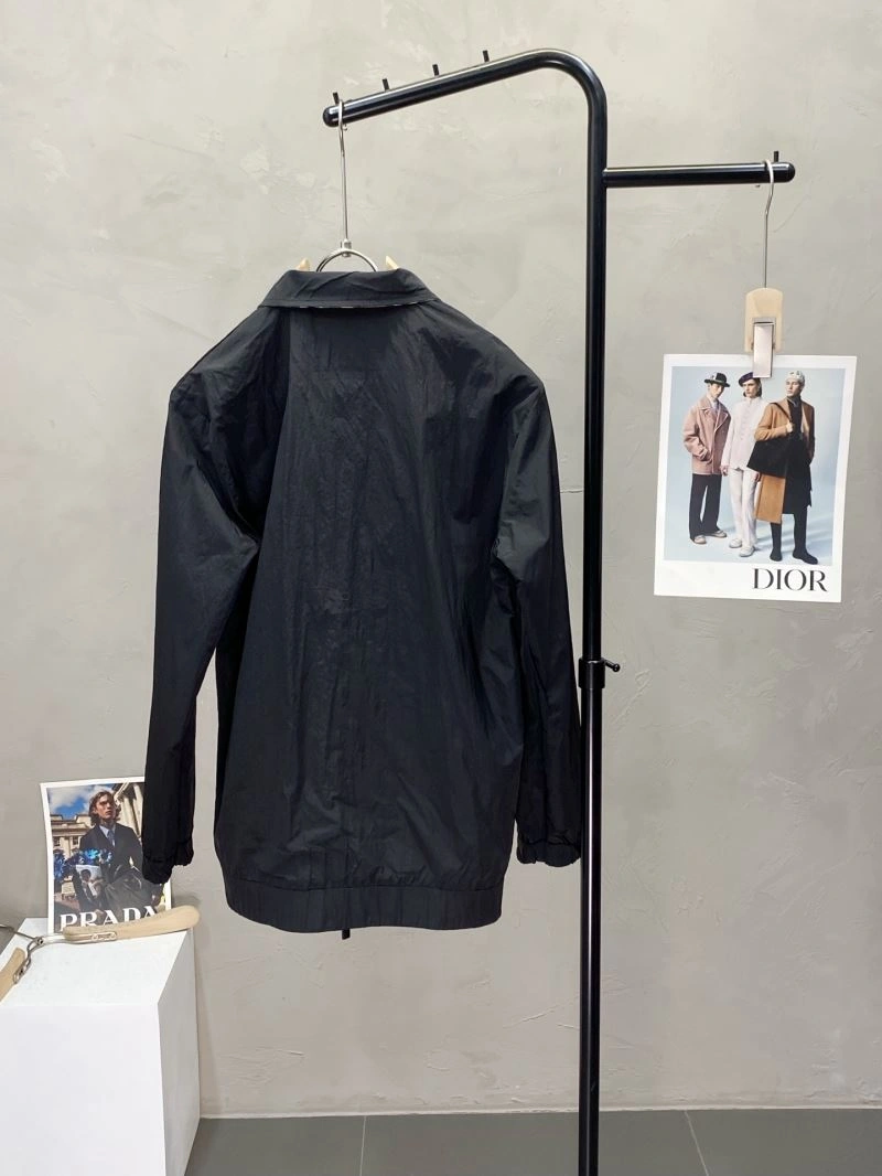 Tailored Burberry Outwear 101719