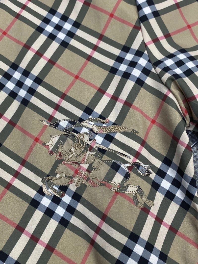 Tailored Burberry Outwear 101719