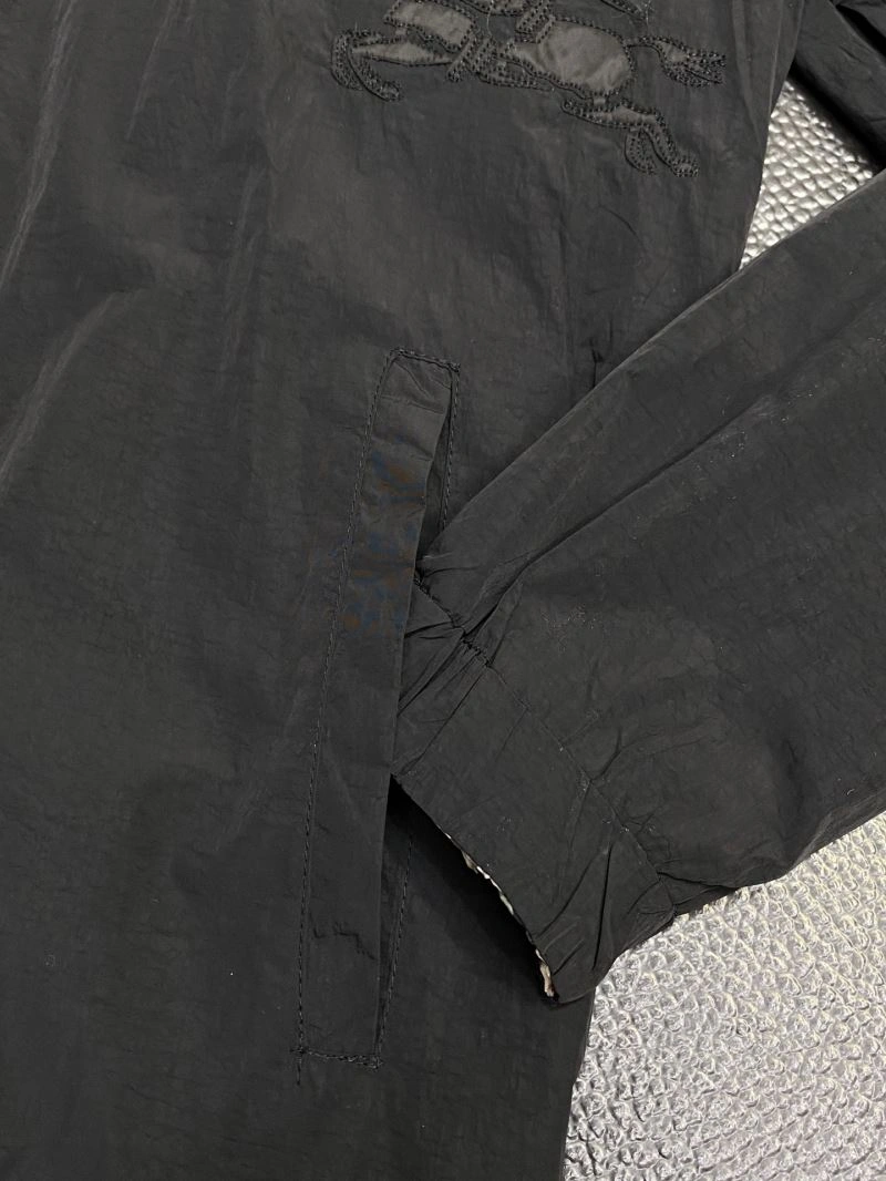 Tailored Burberry Outwear 101719