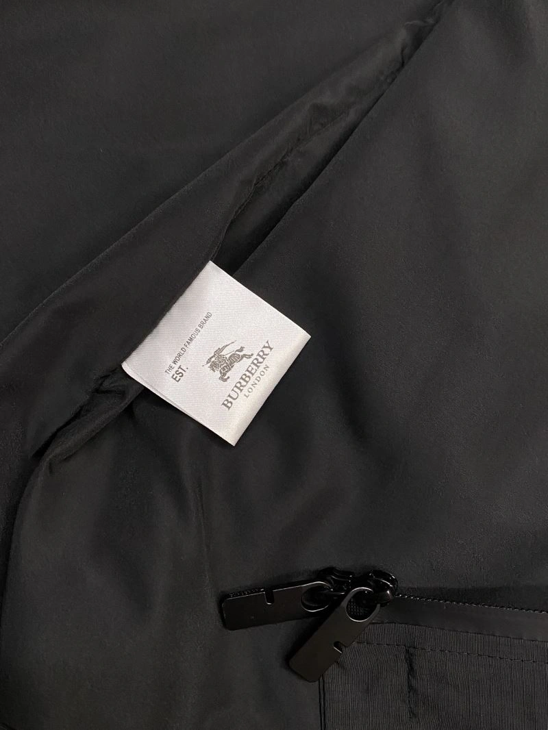 Burberry Outwear ZipUp 101720