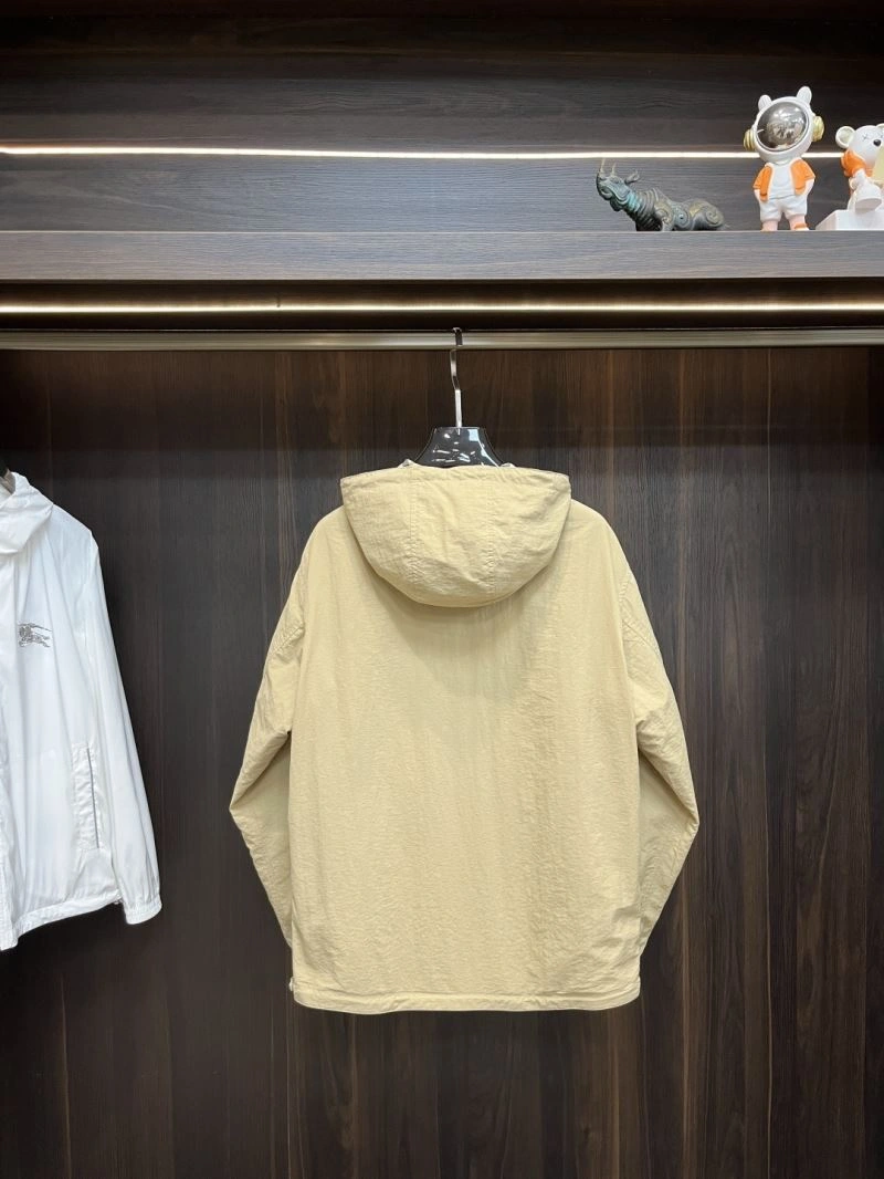 Attractive Burberry Outwear 101725