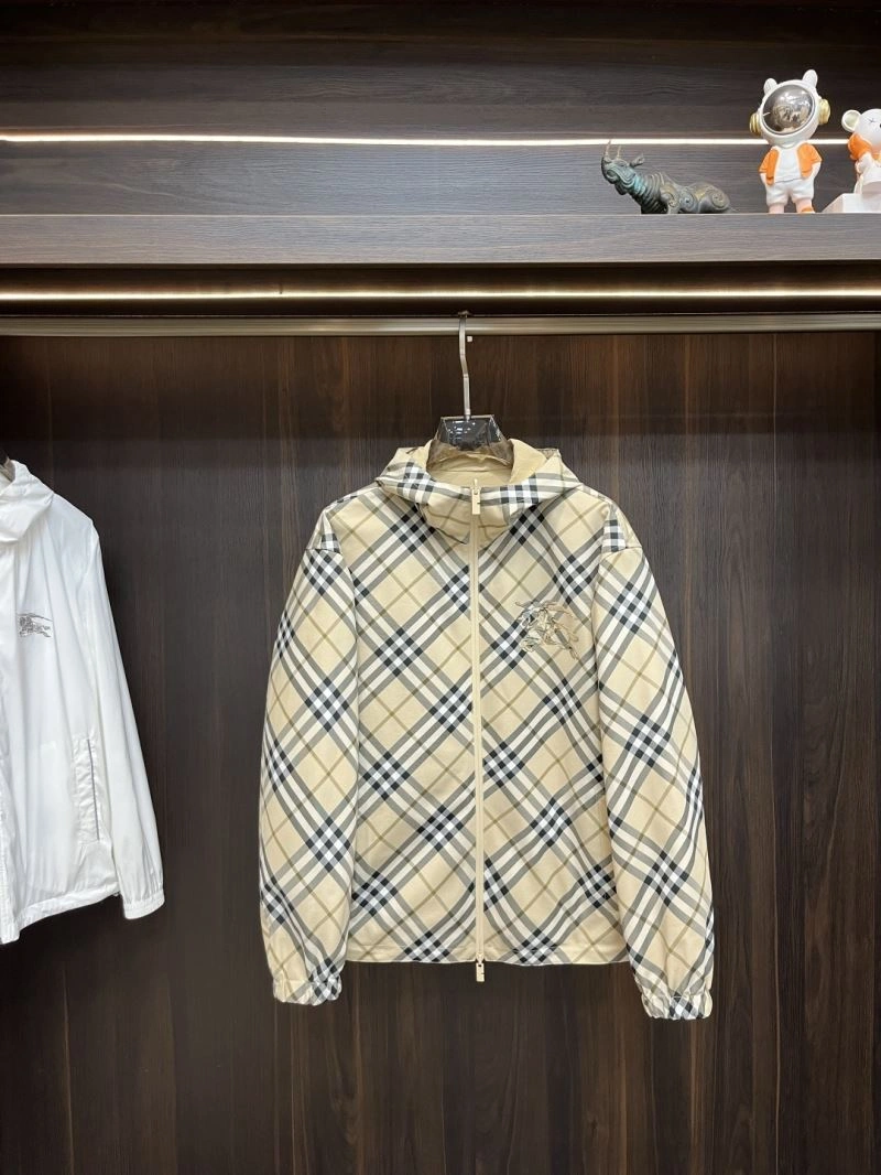 Attractive Burberry Outwear 101725