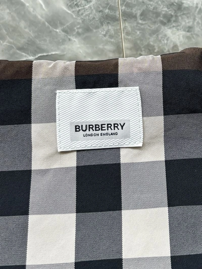 Bold Burberry Outwear 101692
