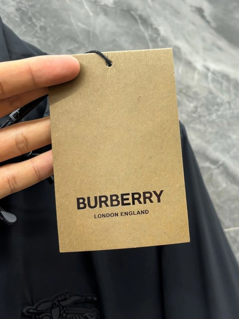 Burberry Outwear Effortless 101691