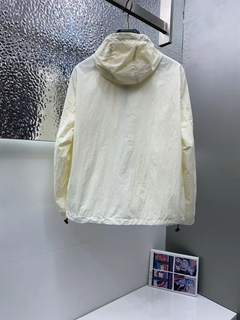 Burberry Outwear TravelReady 101689