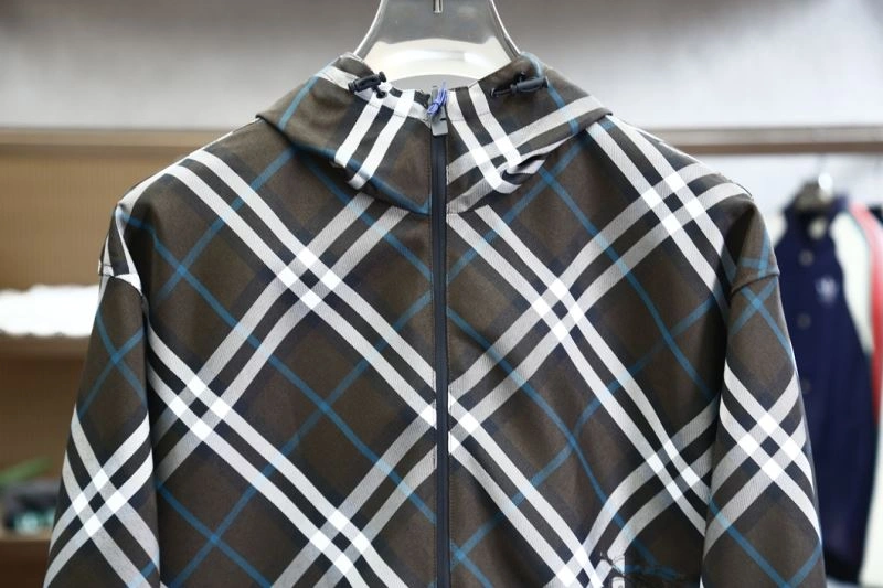 TechFriendly Burberry Outwear 101678