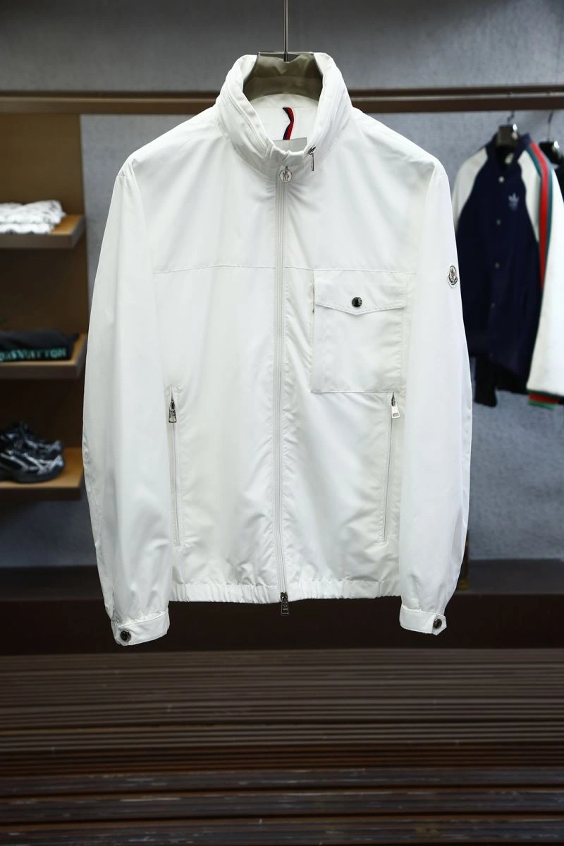 ComfortFit Burberry Outwear 101687