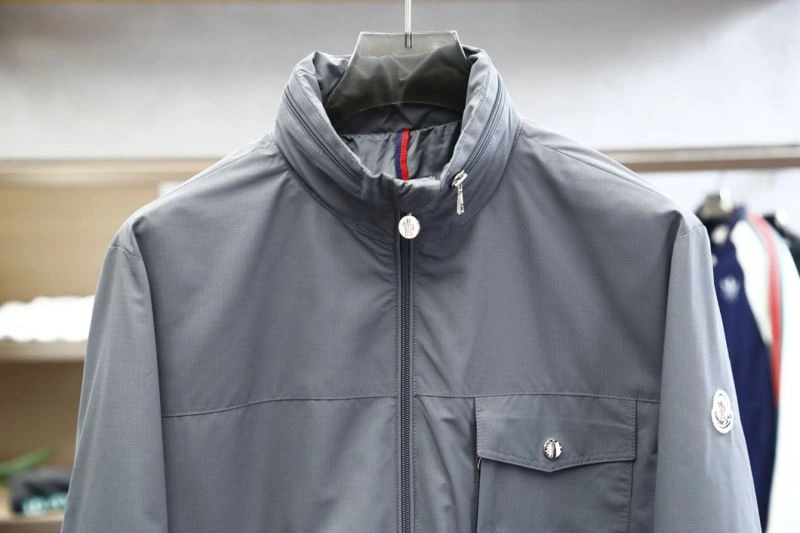 ComfortFit Burberry Outwear 101687