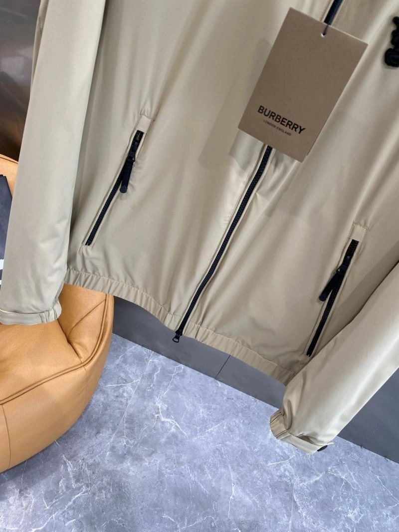 Breathable Burberry Outwear 101676