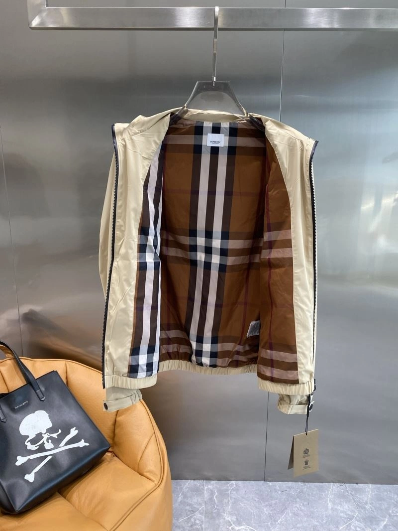 Breathable Burberry Outwear 101676