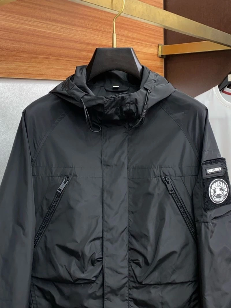 Supportive Burberry Outwear 101200