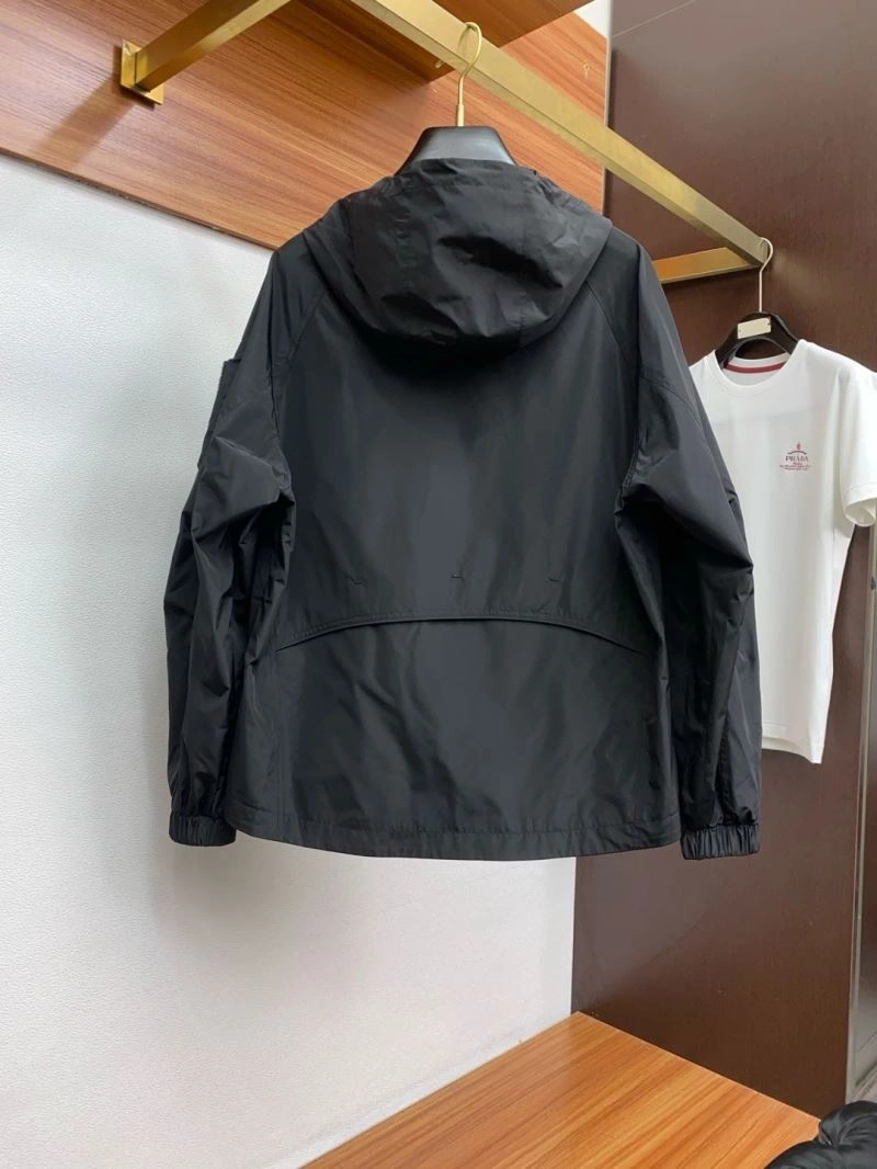 Supportive Burberry Outwear 101200