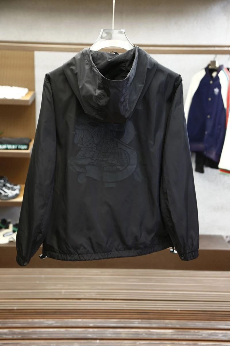 Lightweight Burberry Outwear 101192