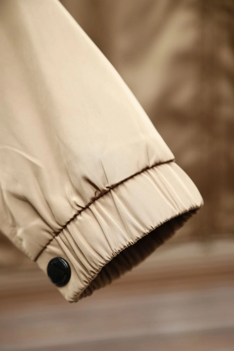 Lightweight Burberry Outwear 101192