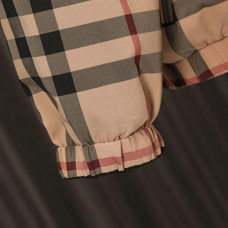 Snug Burberry Outwear 101172