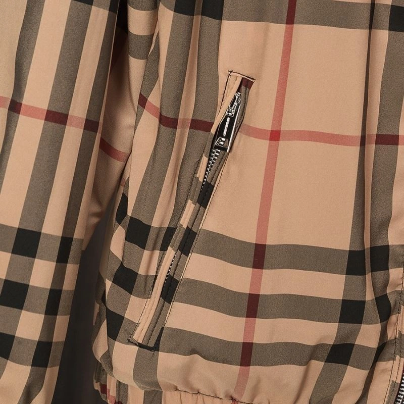 Snug Burberry Outwear 101172