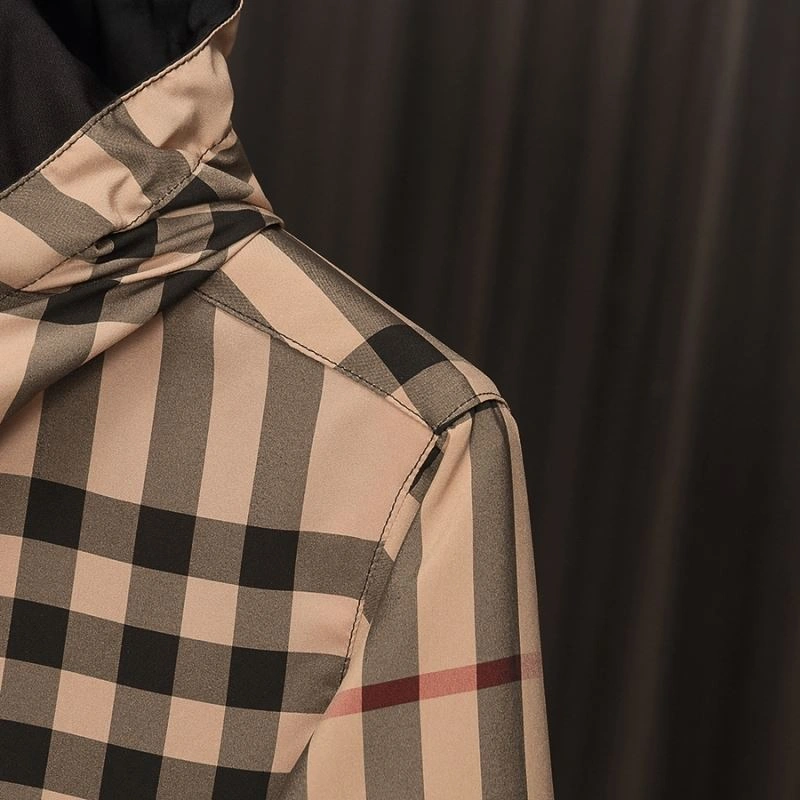 Snug Burberry Outwear 101172