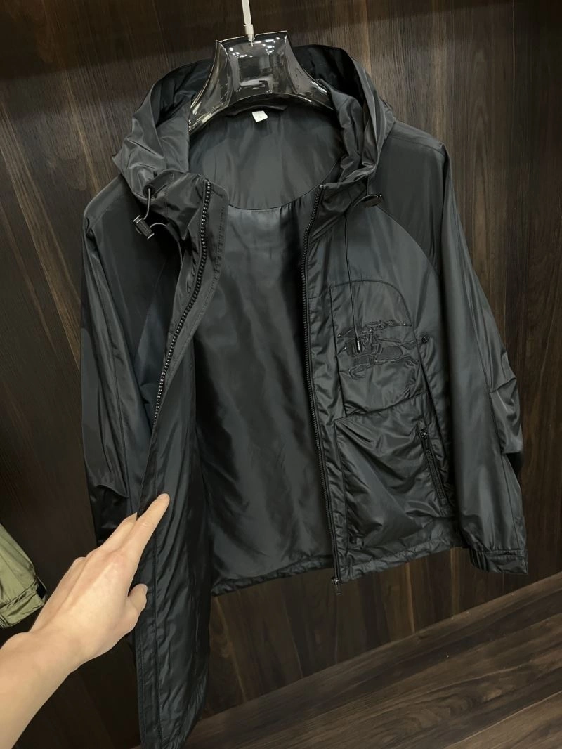 Burberry Outwear Bright 101170