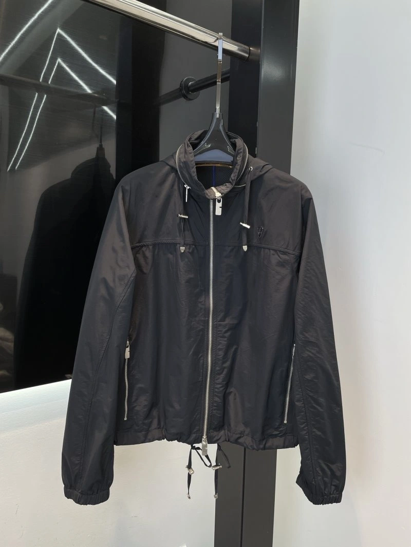 Burberry Outwear Sleek 99306