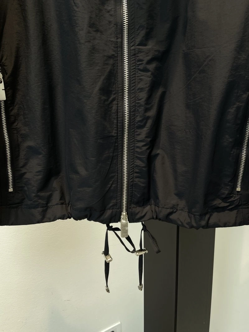 Burberry Outwear Sleek 99306