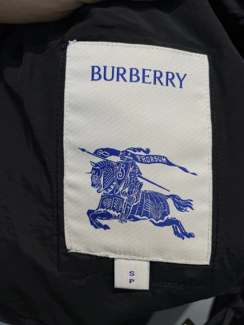 Burberry Outwear Sleek 99306
