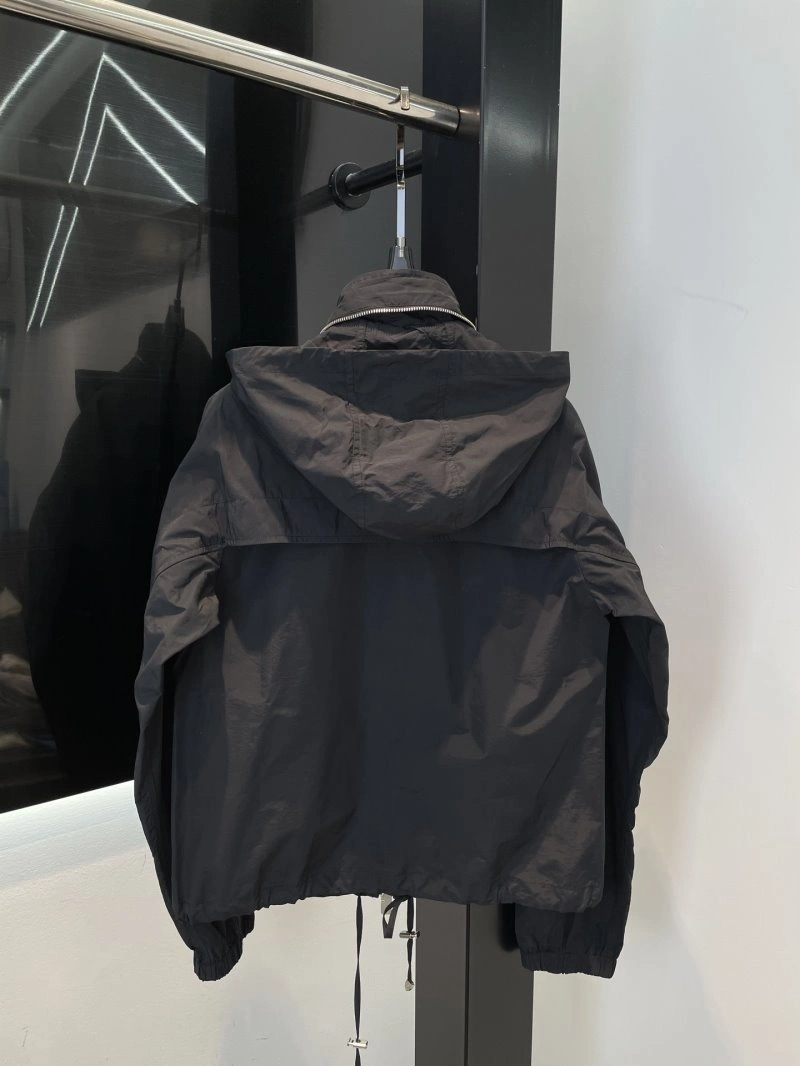 Burberry Outwear Sleek 99306