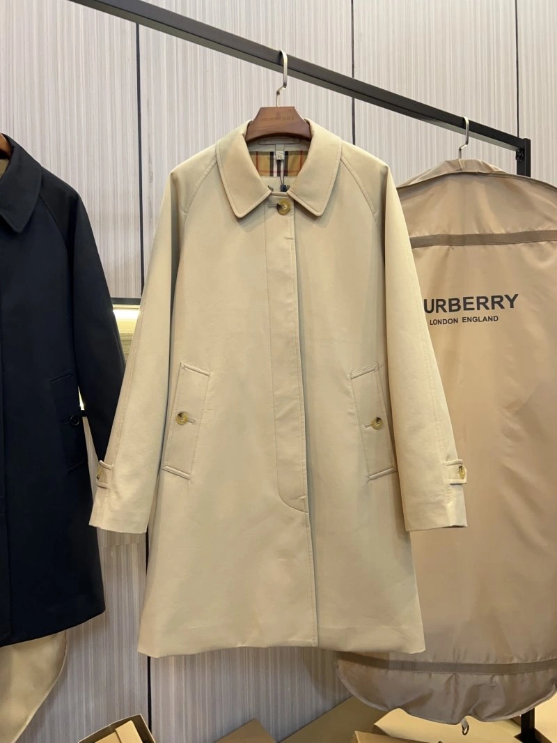 Burberry Outwear GoAnywhere 99330