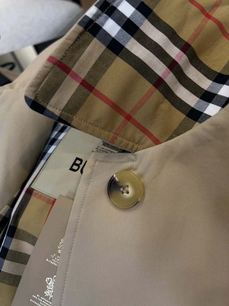 Burberry Outwear GoAnywhere 99330