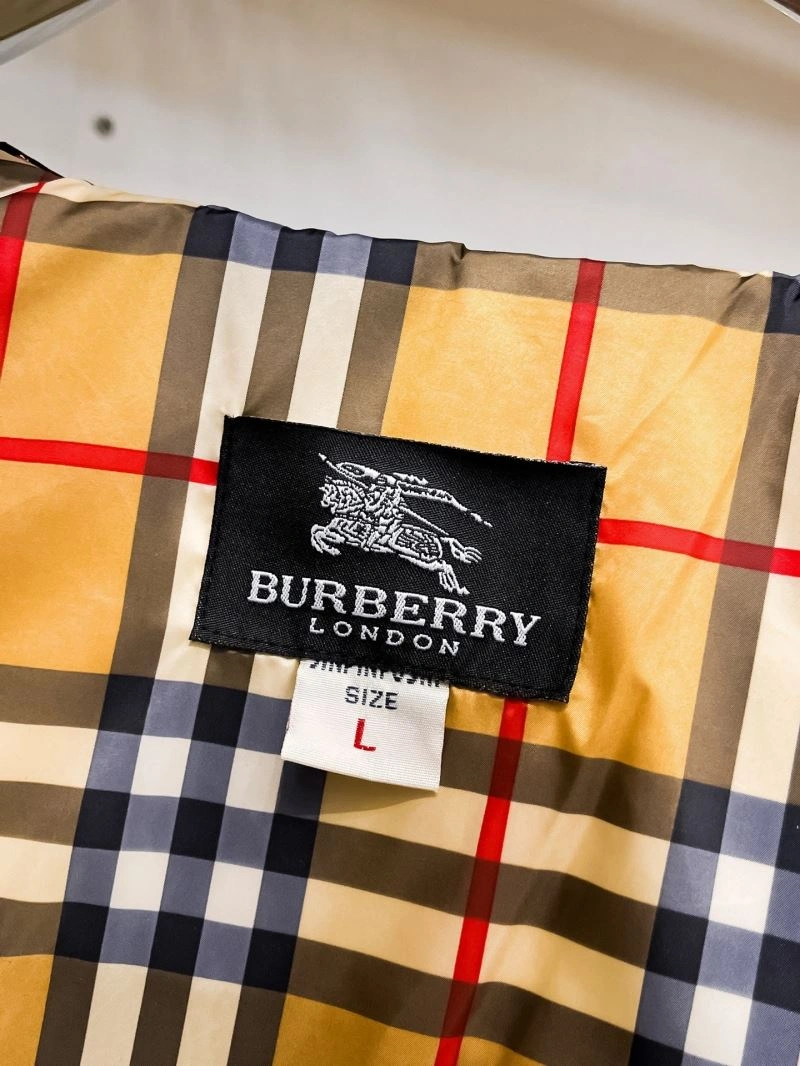 Burberry Outwear Compact 100786