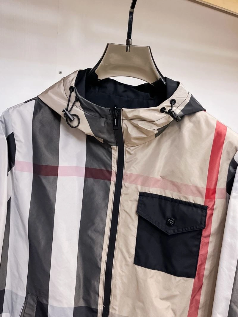 Breathable Burberry Outwear 100754