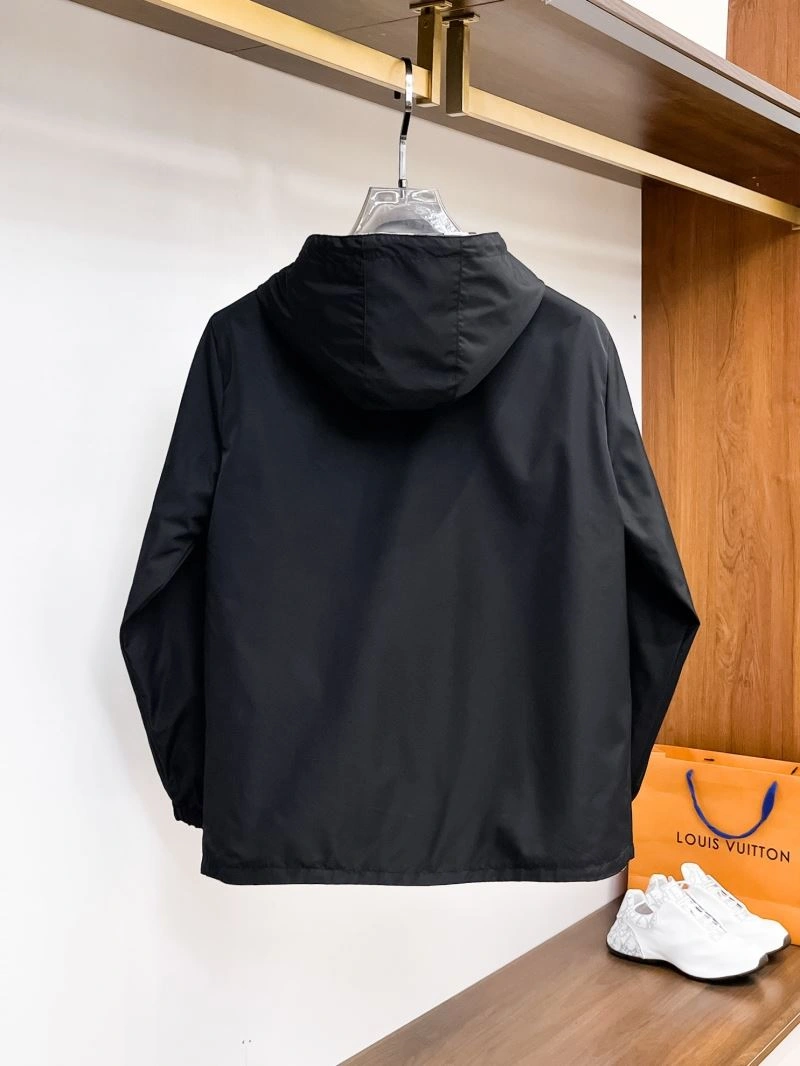 Breathable Burberry Outwear 100754