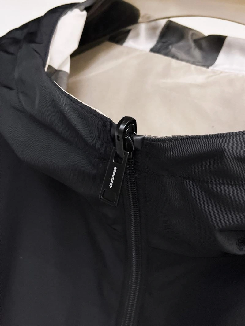 Breathable Burberry Outwear 100754