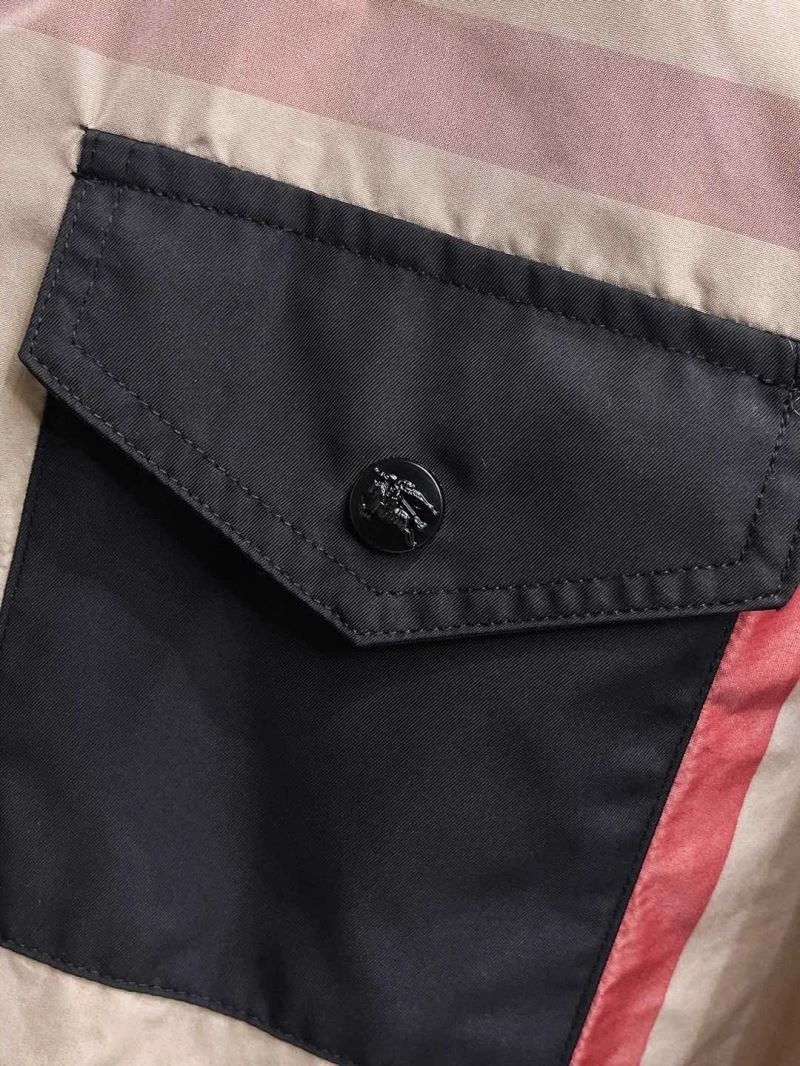 Breathable Burberry Outwear 100754