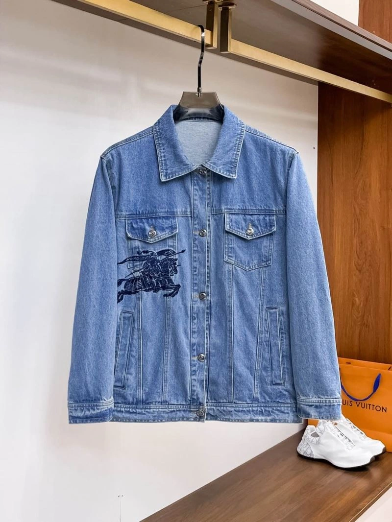 Trendsetting Burberry Outwear 100751
