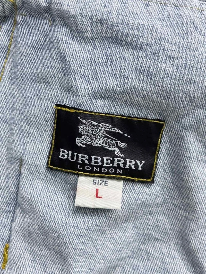 Trendsetting Burberry Outwear 100751