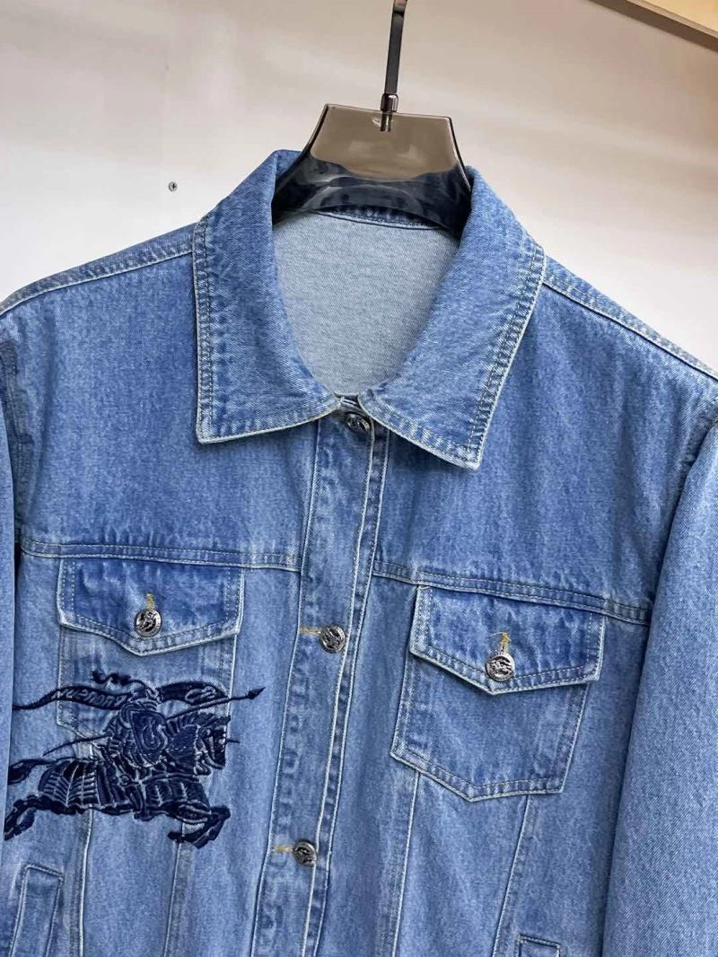 Trendsetting Burberry Outwear 100751
