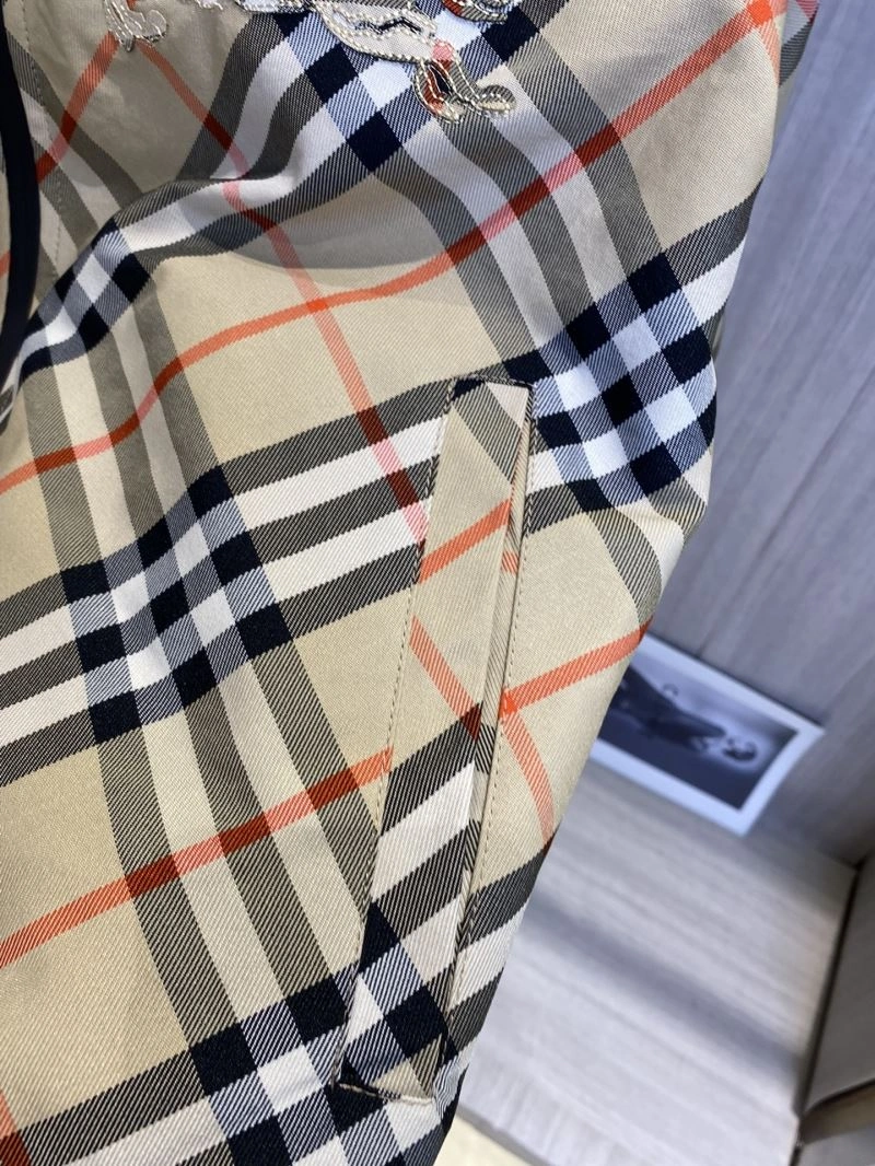 Burberry Outwear Unisex 100737
