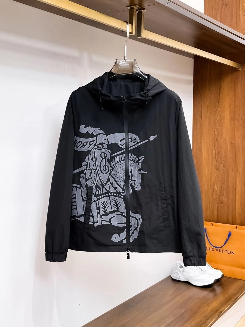 Sleek Burberry Outwear 100760