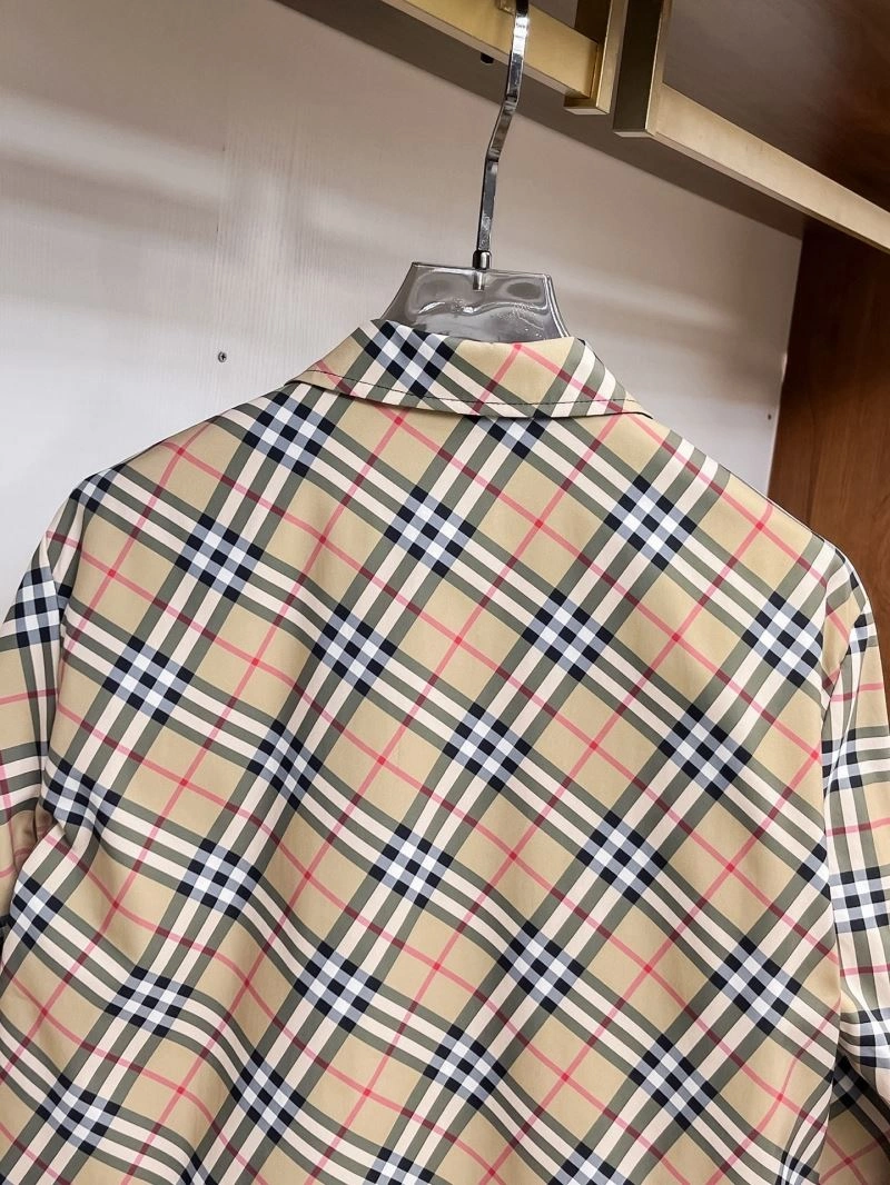 Tailored Burberry Outwear 100746