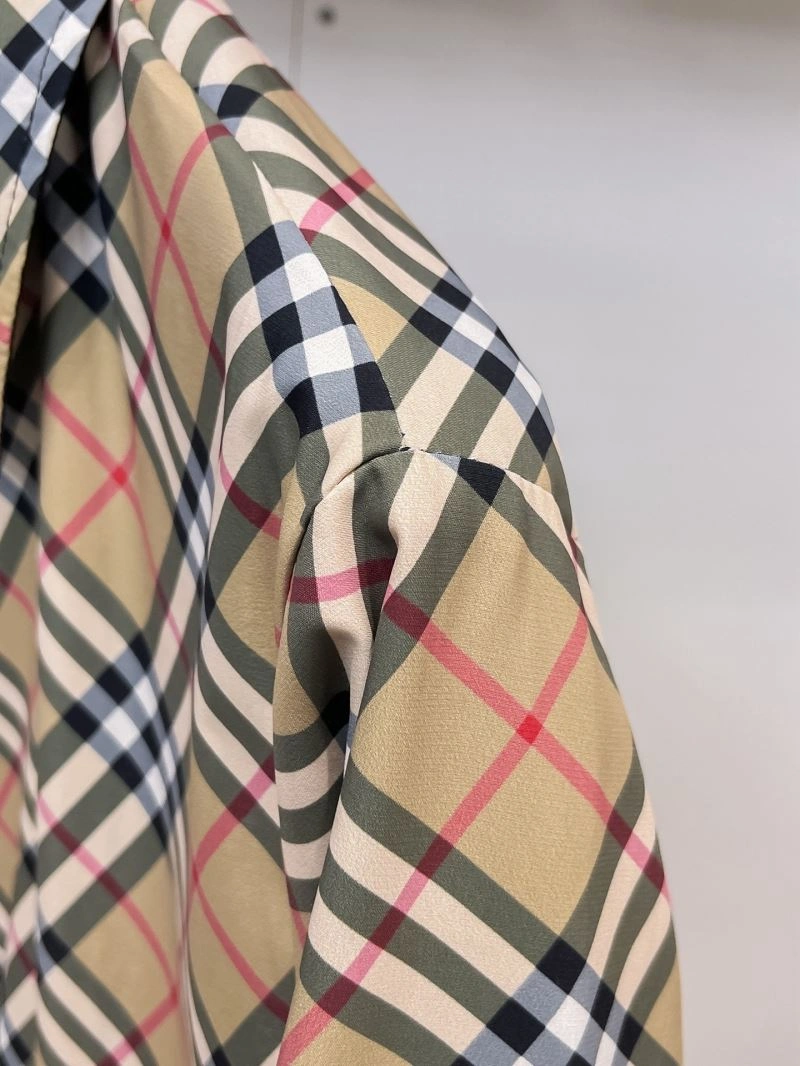 Tailored Burberry Outwear 100746