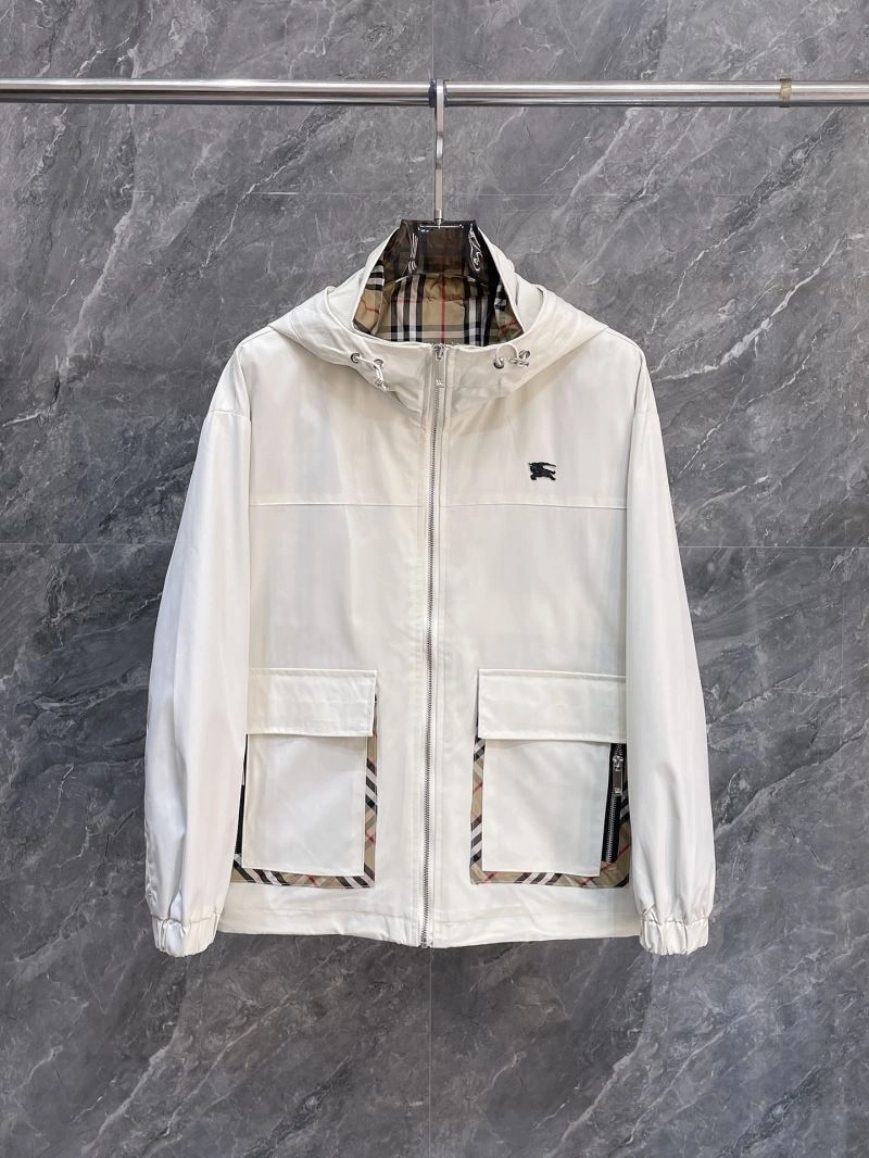 Minimalist Burberry Outwear 100736