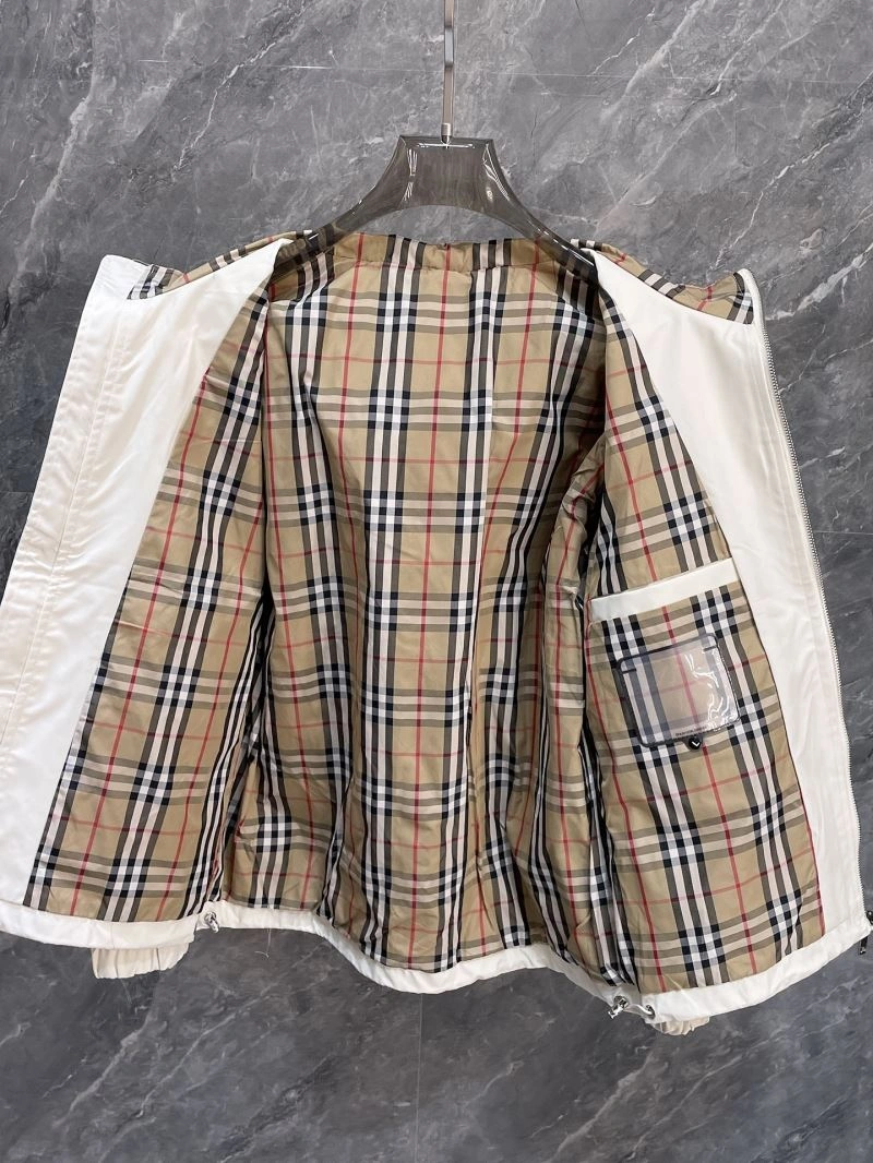 Minimalist Burberry Outwear 100736