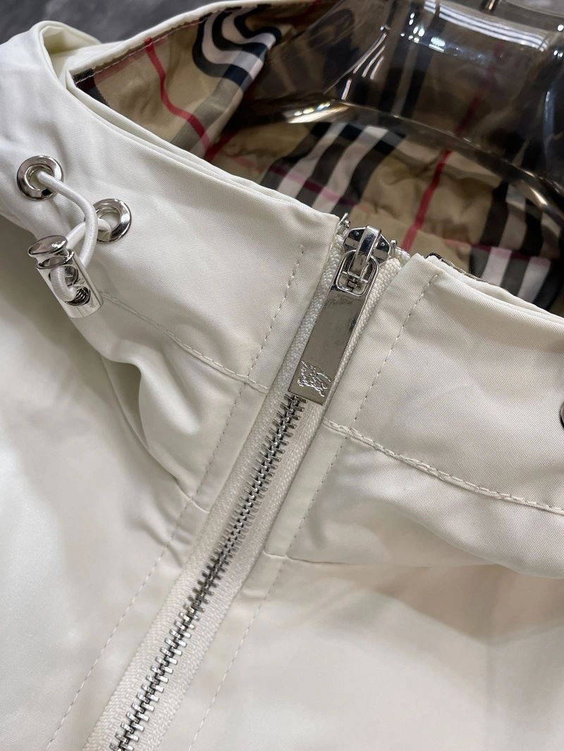 Minimalist Burberry Outwear 100736
